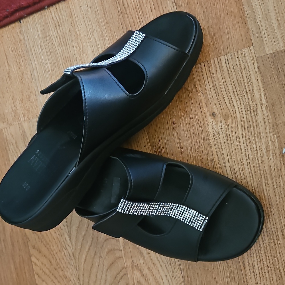 Italian Shoemakers Black Slipons Sandals Bling Size 9